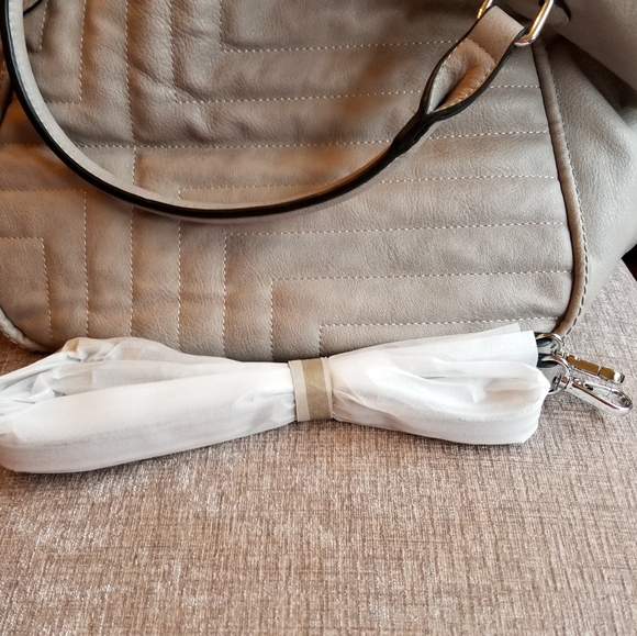 Urban Outfitters vegan leather bag - Picture 5 of 5